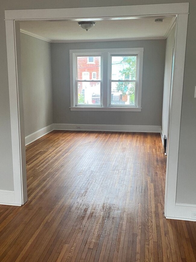 Building Photo - 3 br, 1 bath House - 632 THIRD STREET