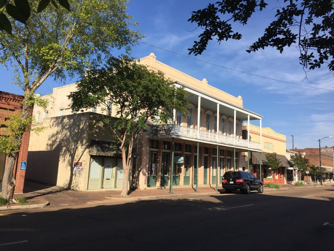 625 Franklin St, Natchez, MS 39120 Apartments in Natchez, MS