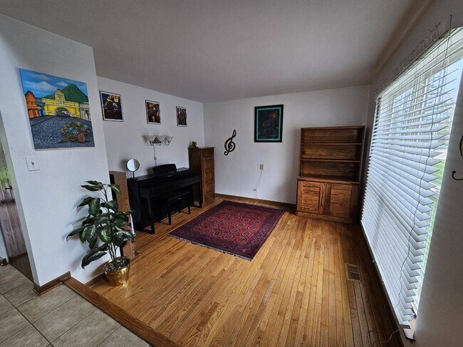 Building Photo - 1344 Clavey Ln