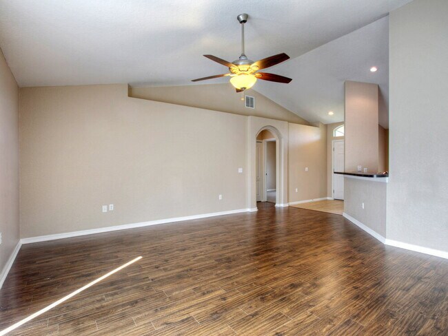 Foto del edificio - 8364 Greystone Dr