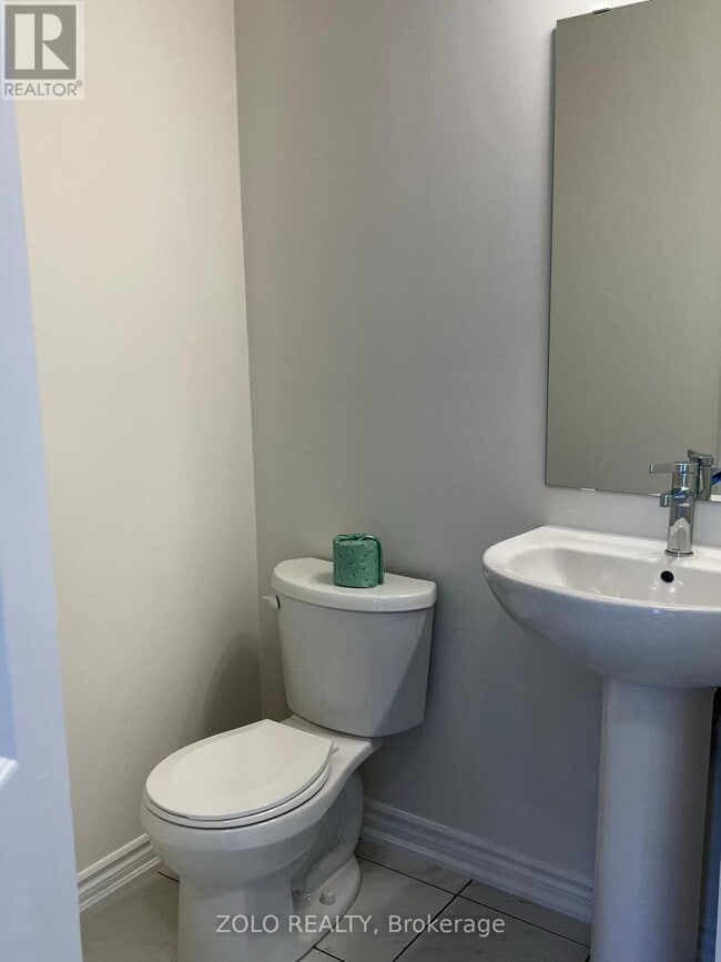 Building Photo - 47 Bayardo Dr