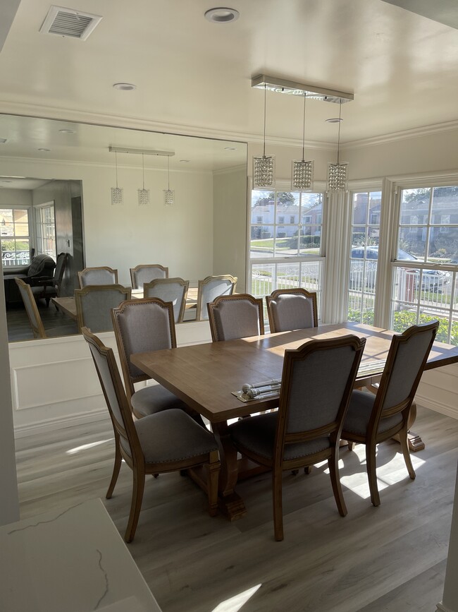 Formal dinning room - 3005 W 84th St