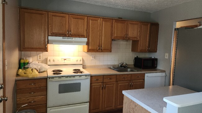 Foto del edificio - 620 Mistletoe Ct