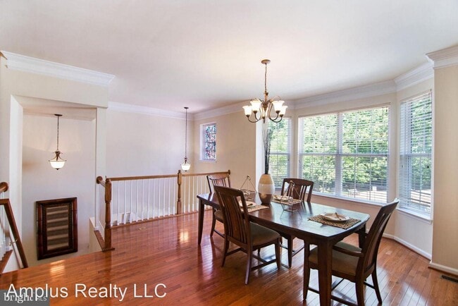 Building Photo - 3 br, 3.5 bath House - 4616 Carisbrooke Ln