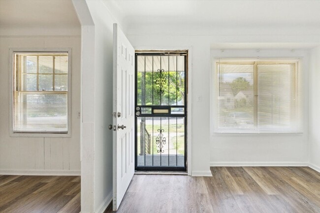 Foto del edificio - Remodeled 4B 1B Home $1,275