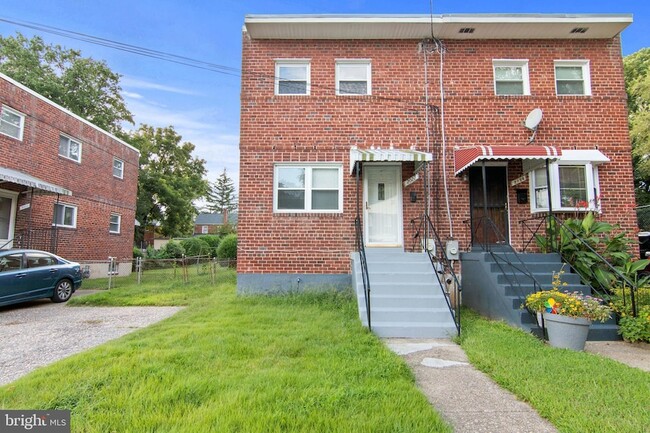 Photo - 2022 Oliver St Townhome