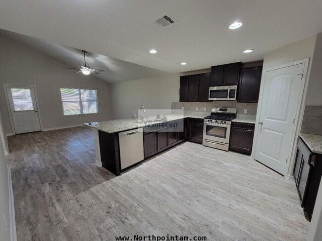 Foto del edificio - Charming 4 beds 2.5 baths in San Antonio
