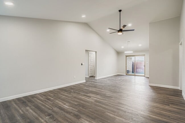 Building Photo - 3809 Misty Meadow Dr