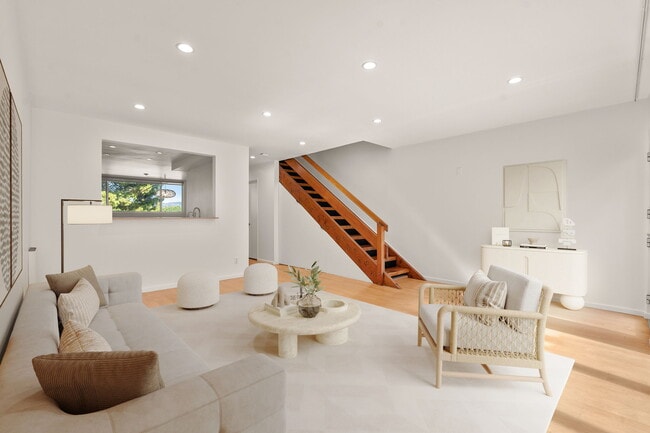 Foto del edificio - 630 Raymond Ave