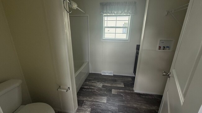 Building Photo - 5 Winesap Ln