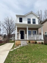 Building Photo - 414 Douglas St