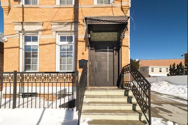 Building Photo - 5933 Gates Ave