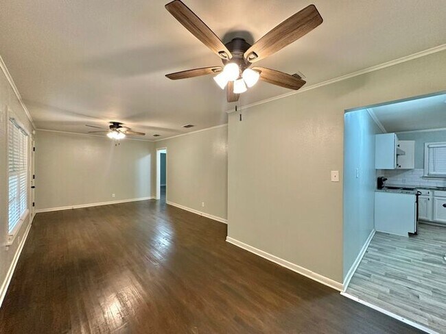 Foto del edificio - Updated 3-Bedroom Home Near TJC & Medical ...