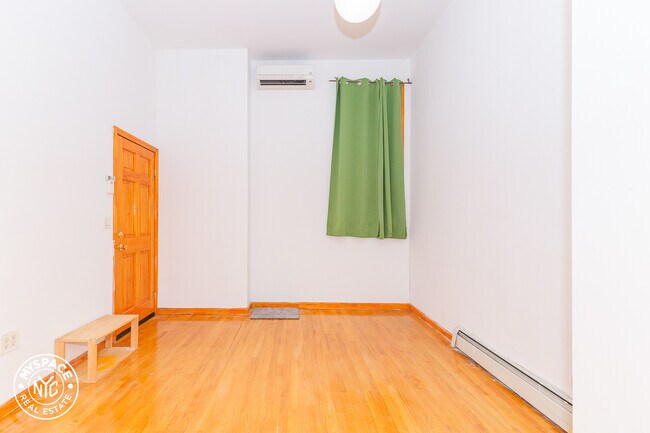Building Photo - 209 Wilson Ave