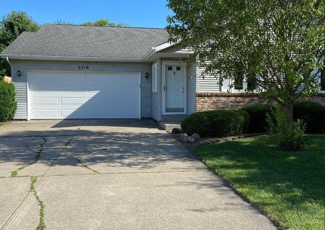 Building Photo - 2316 Austin Dr