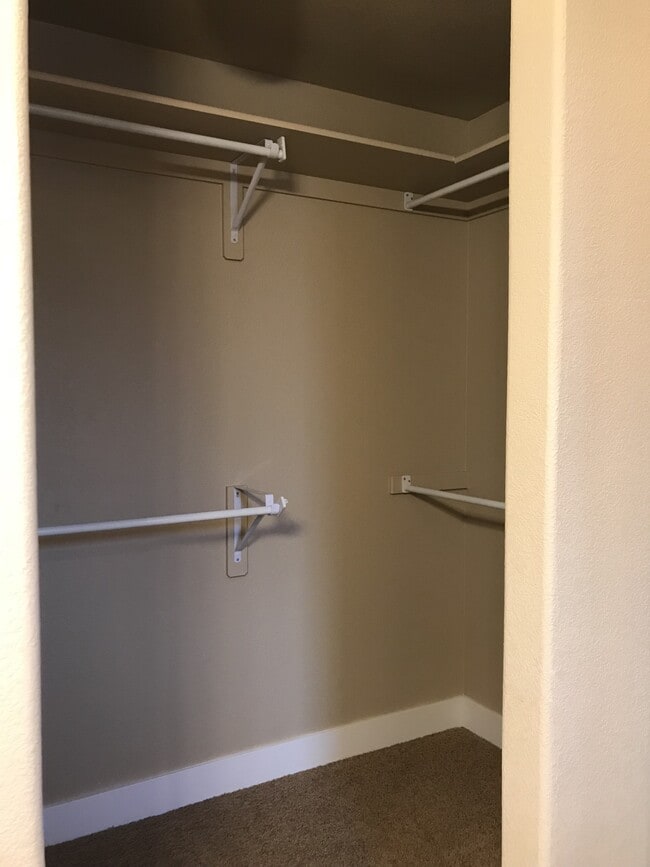 Building Photo - 5850 Dripping Rock Ln