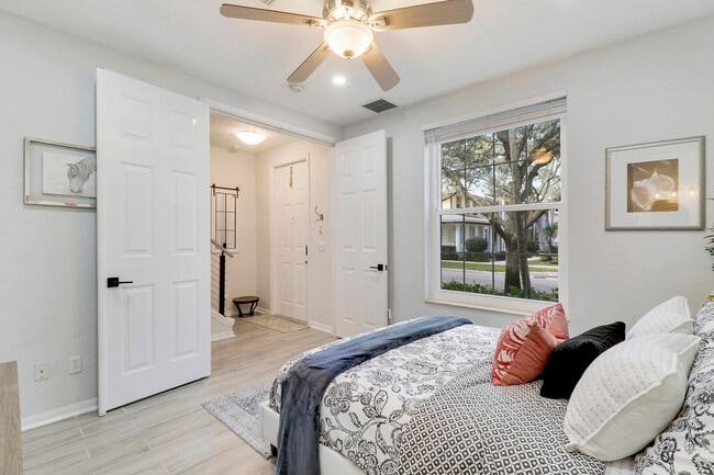 Foto del edificio - 1472 Corbison Point Pl