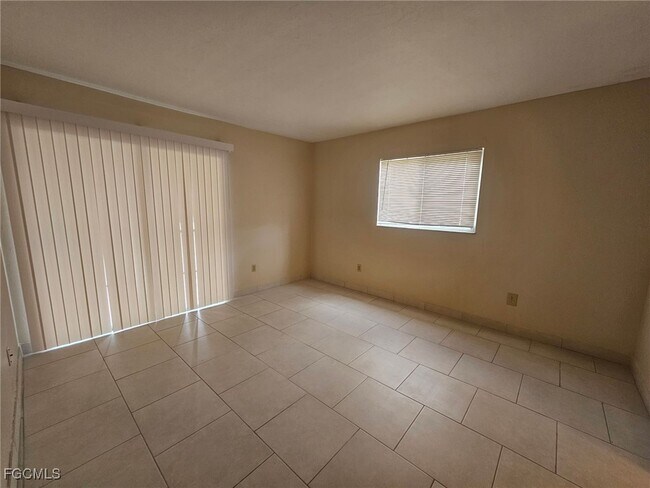 Foto del edificio - 4030 Coronado Pkwy