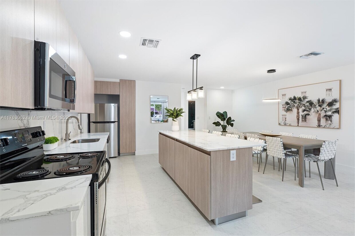 Foto principal - 1212 NW 6th Ct