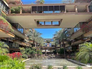 Building Photo - 7117 E Rancho Vista Dr