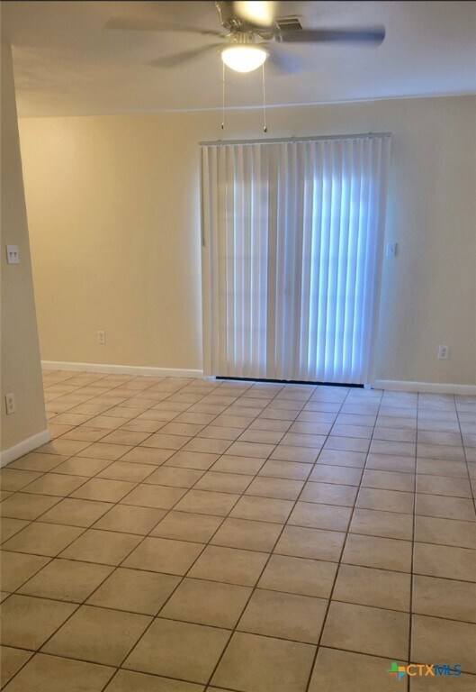 Foto del edificio - 8221 Sam Rayburn Dr