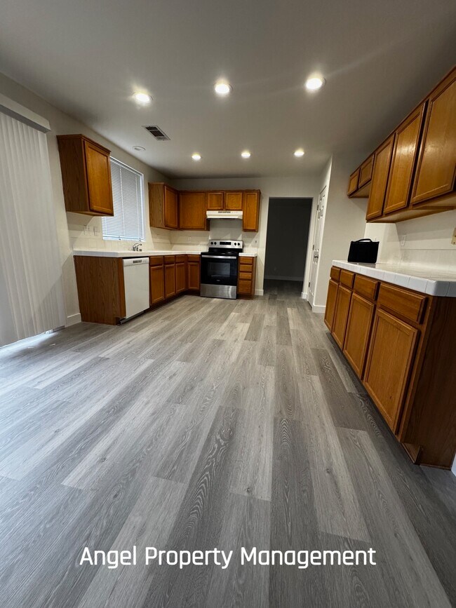 Foto del edificio - 1168 Oak Haven Way