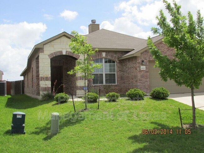 Building Photo - 18629 Blue Pond Dr