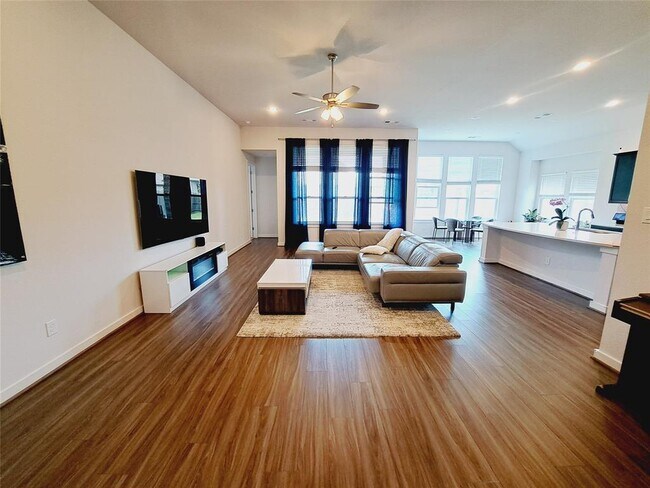 Building Photo - 4315 Hood Park Dr