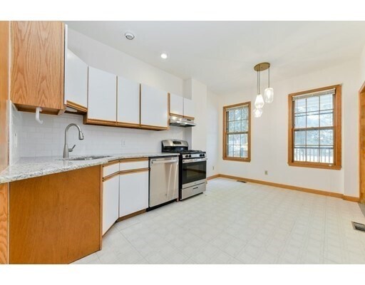 Foto del edificio - 530-532 E 6th St