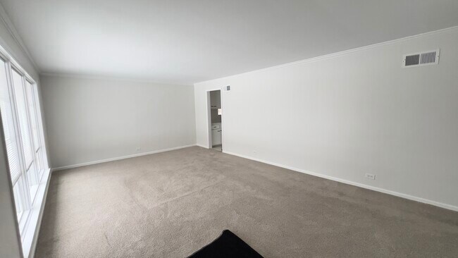 Sala de estar/sala familiar - 2244 Scott Rd