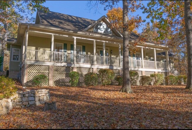 Building Photo - 205 Hidden Trace Dr