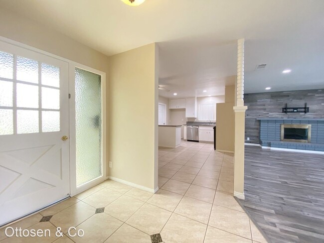 Building Photo - 4 br, 2 bath House - 375 S San Antonio Ave