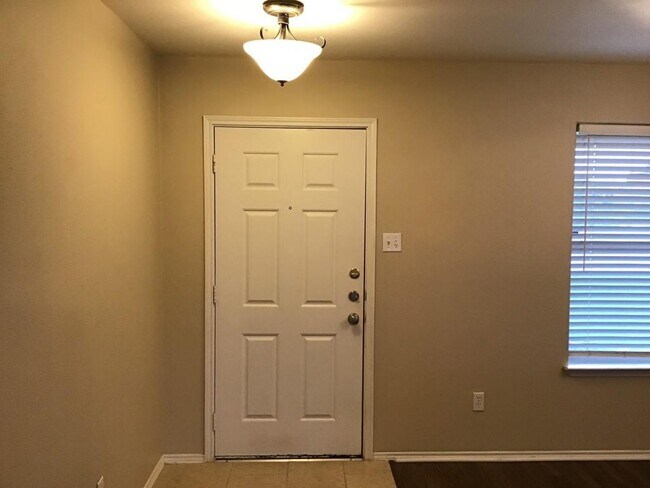 Building Photo - 8722 Sunset Pond Dr