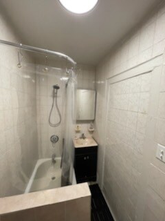 Foto del edificio - 527 Putnam Ave