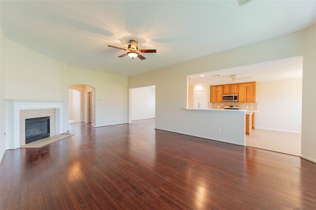 Foto del edificio - 15334 Redbud Dale Ct