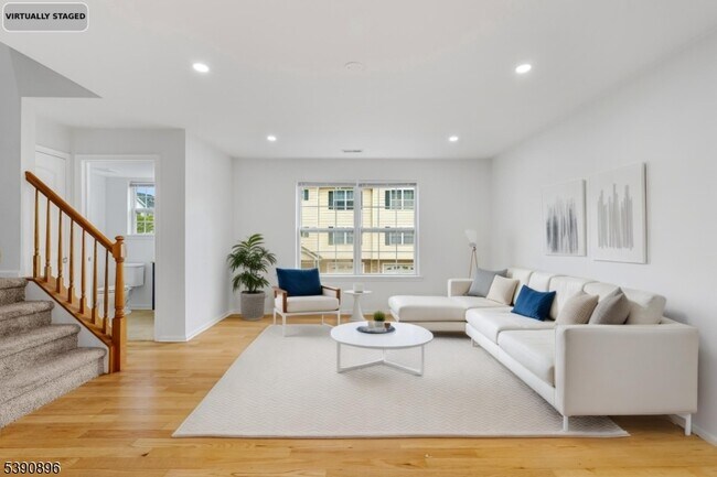 Foto del edificio - 8 Alfred Ave