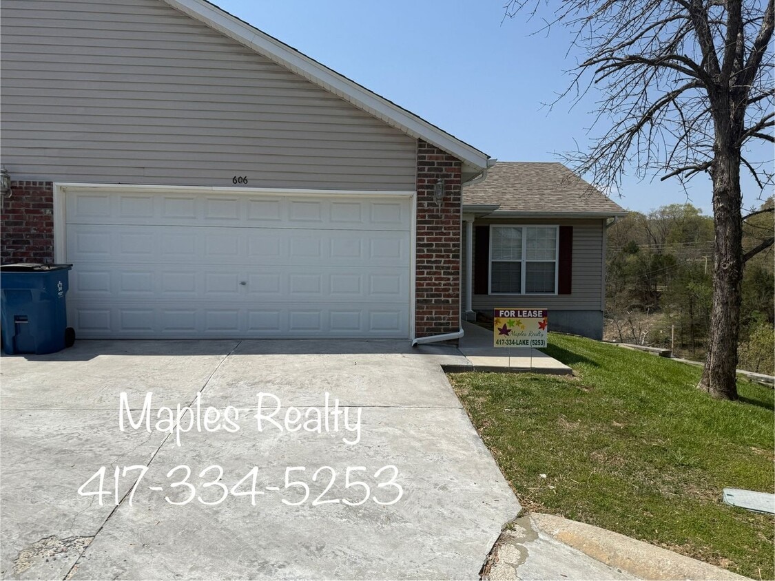 Primary Photo - 3 Bed, 2.5 Bath. 2 Car Garage Patio Home f...