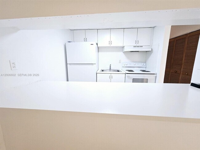 Foto del edificio - 251 NW 177th St