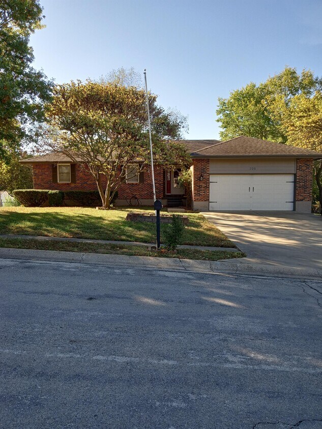 206 Johnson Dr, Warrensburg, MO 64093 House Rental in Warrensburg, MO