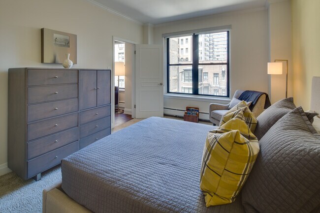 Foto del edificio - 227 E Delaware Pl