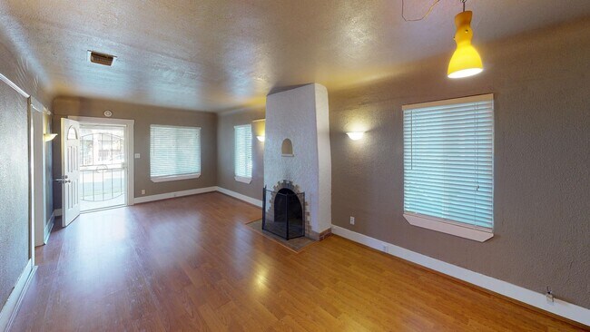 Building Photo - 4314 4th Ave