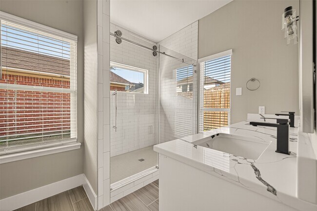 Foto del edificio - 6619 Misty Dale Dr