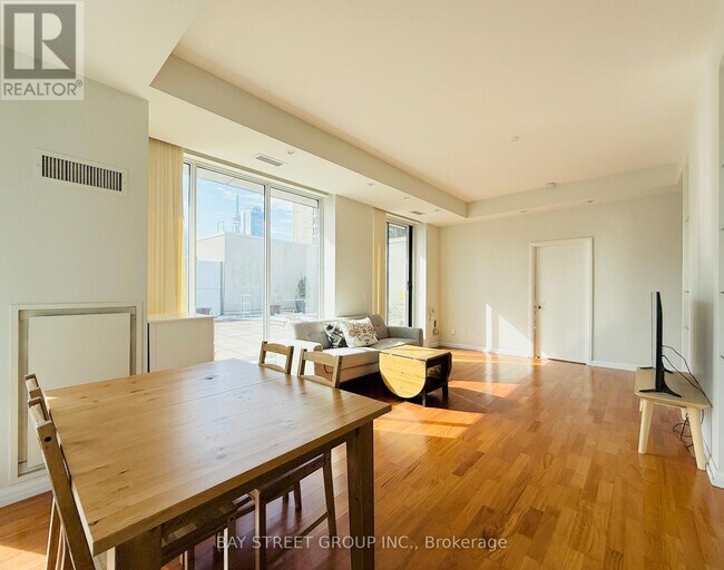 Building Photo - 111 Elizabeth St