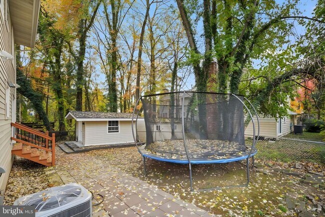 Foto del edificio - 1328 Dolley Madison Blvd