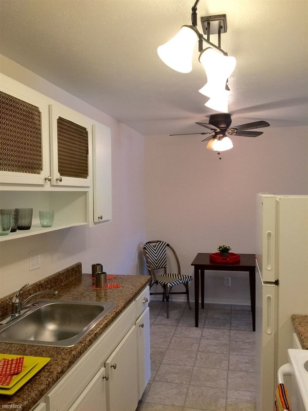 Foto principal - 4396 W 202nd St