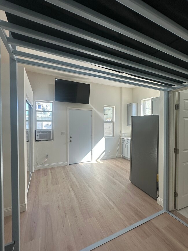 Building Photo - 1223 Elden Ave