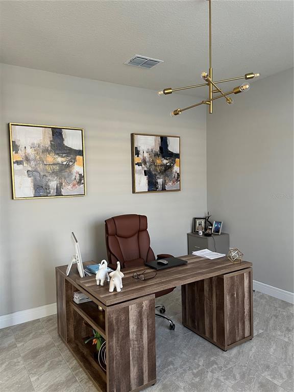 Foto del edificio - 5353 Royal Point Ave