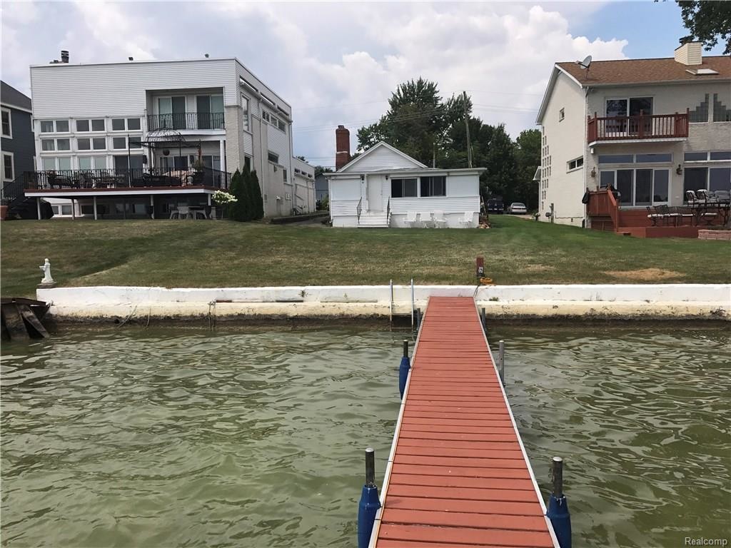 Foto principal - 3733 Lake Front St