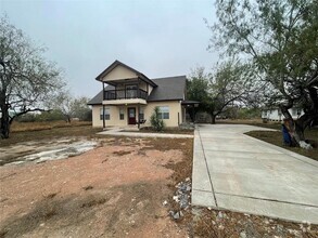 Building Photo - 4404 N La Homa Rd