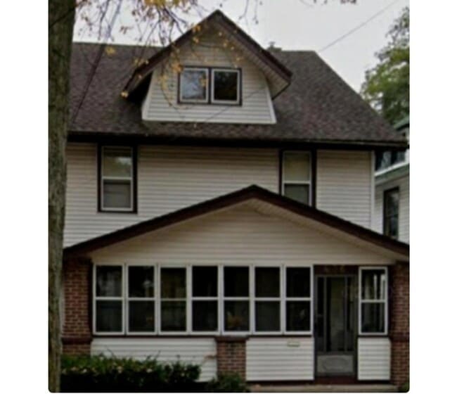 Building Photo - 436 Worden St SE